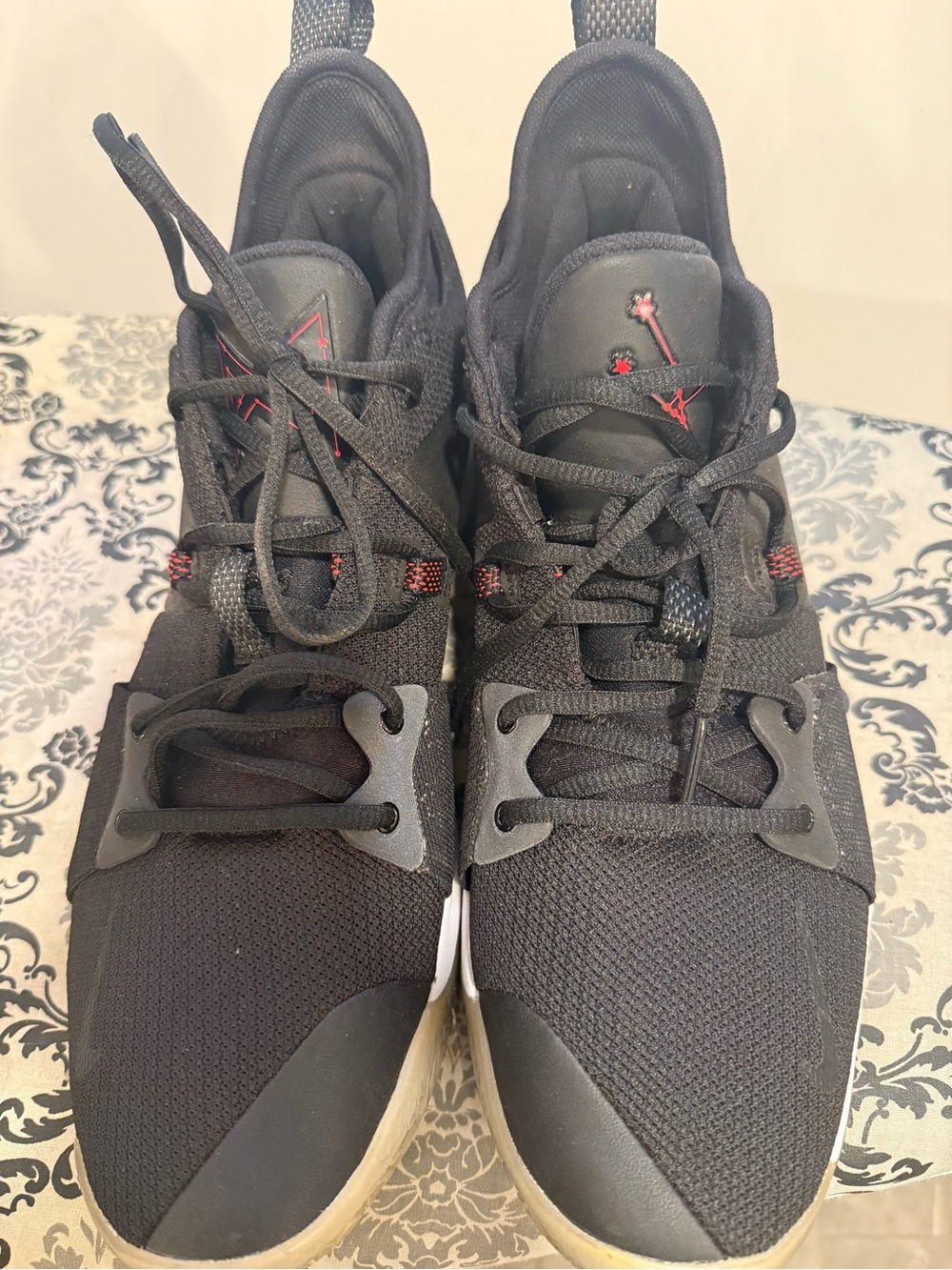 Men's NIKE PG 2 Taurus Black Sneakers size 12 1/2